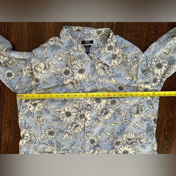 Chaps Garden Daisy Blouse - Picture 13 of 16